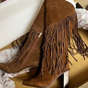 NWT Jessica Simpson size 9.5 suede boots with tassels.
